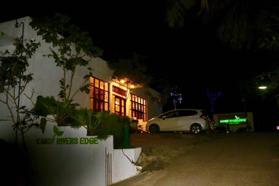 Kandy Rivers Edge Nature Resort ภายนอก รูปภาพ