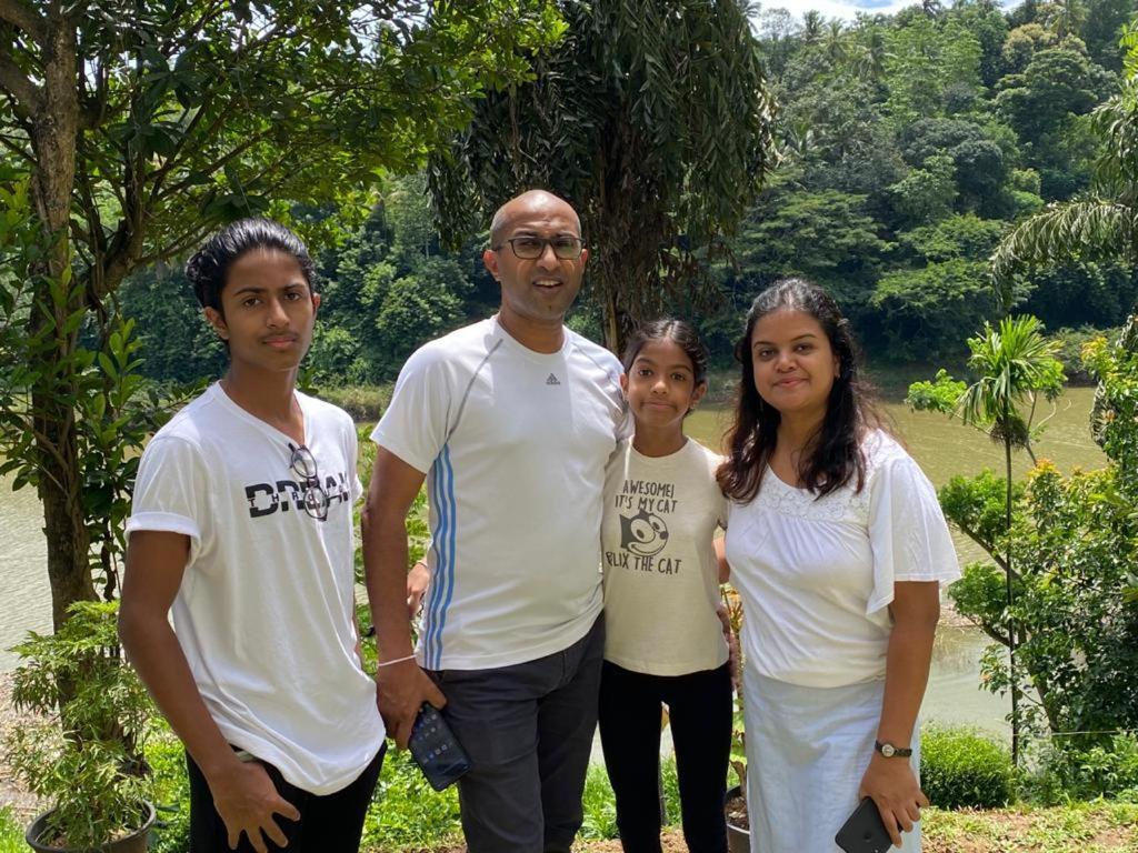 Kandy Rivers Edge Nature Resort ภายนอก รูปภาพ