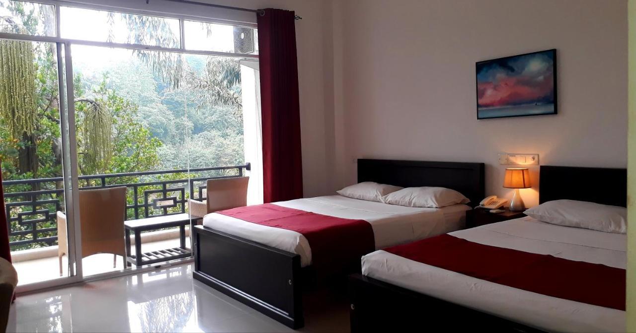 Kandy Rivers Edge Nature Resort ภายนอก รูปภาพ