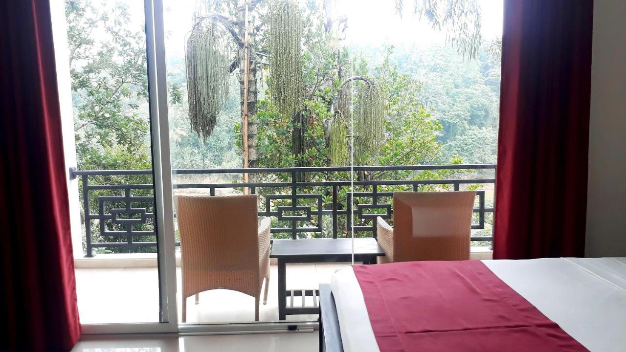 Kandy Rivers Edge Nature Resort ภายนอก รูปภาพ