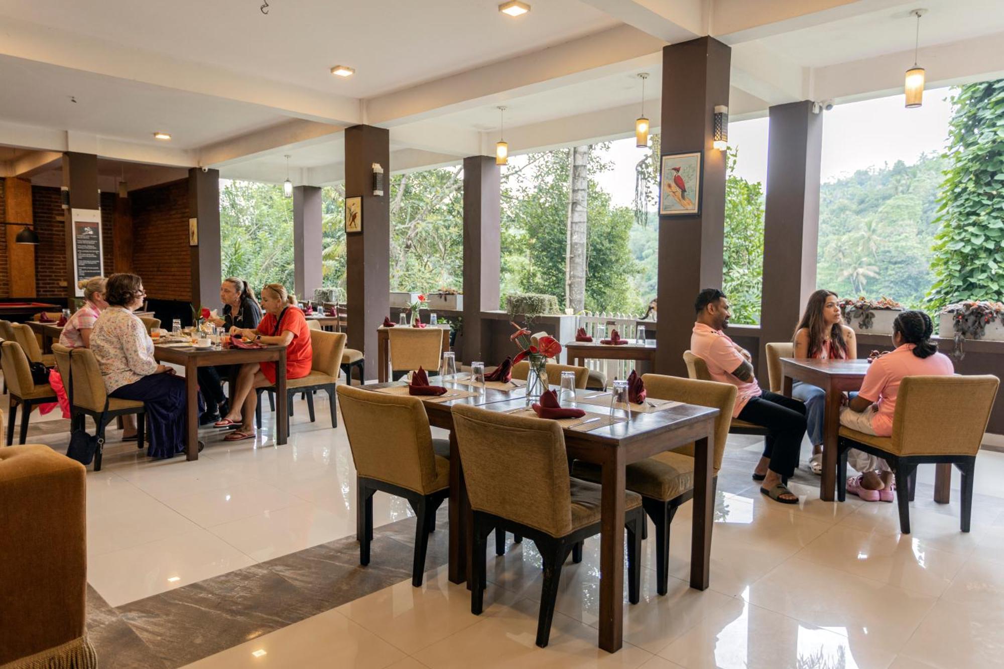 Kandy Rivers Edge Nature Resort ภายนอก รูปภาพ