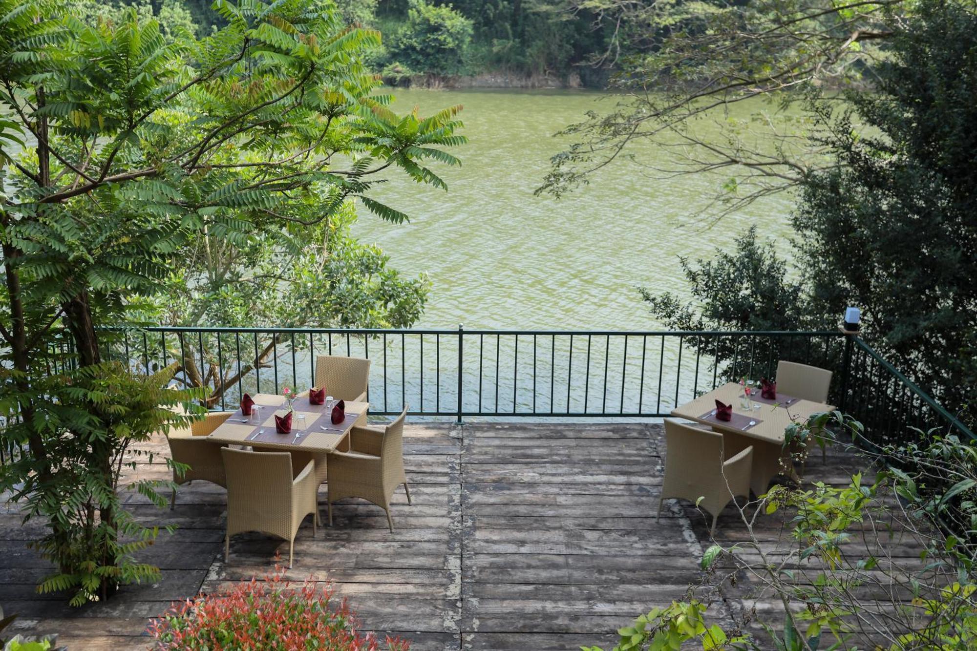 Kandy Rivers Edge Nature Resort ภายนอก รูปภาพ